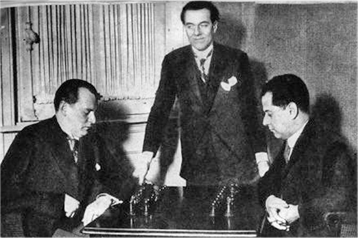 Fotografía del match entre Alexander Alekhine y José Raúl Capablanca, en Buenos Aires, en 1927