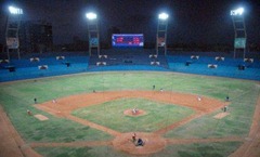La luz en el “Latino” y las injusticias del béisbol cubano
