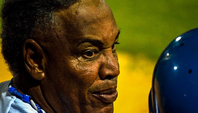 Víctor Mesa es el director cubano con más derrotas en playoff. Foto: Otmaro Rodríguez, en PlayOff Magazine