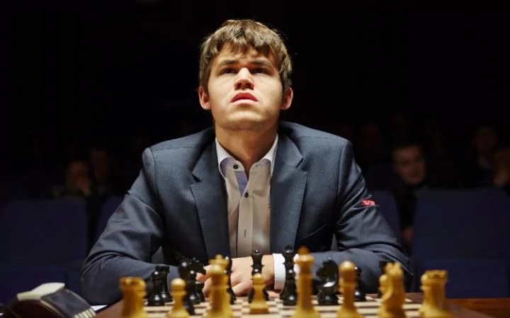 Magnus Carlsen espera por su retador