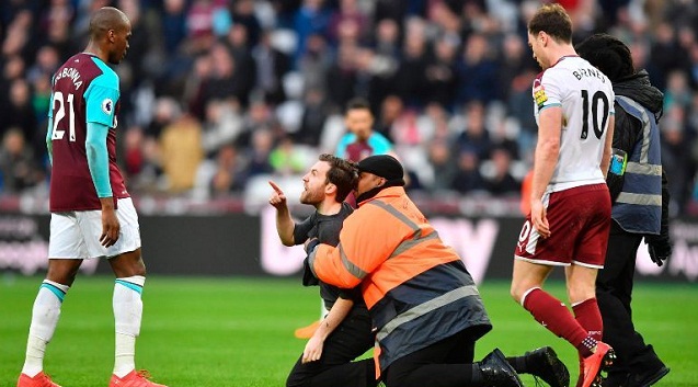 Fútbol violento: entre cruces colgadas e invasiones del campo