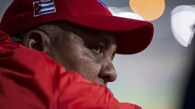 Rey Vicente Anglada no tuvo un feliz regreso como director de la selección cubana de béisbol. Foto: Irene Pérez / Cubadebate