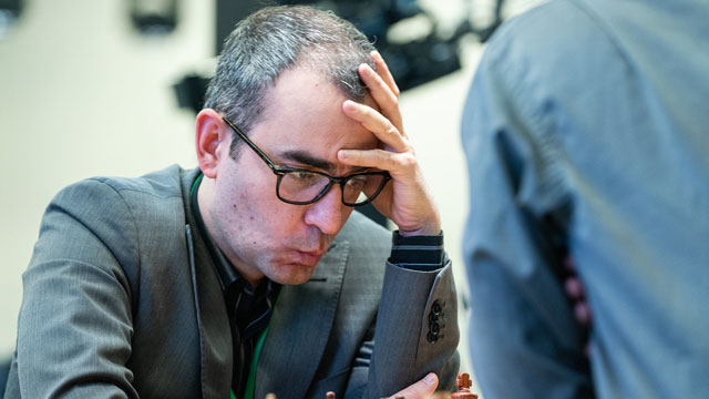 Los problemas de Leinier Domínguez con el control del tiempo fueron evidentes en la primera jornada del Campeonato Mundial de ajedrez blitz, en Moscú