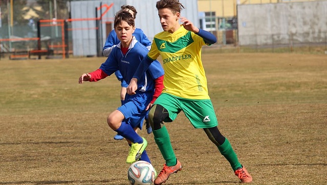 El fútbol, como deporte reinante en España, genera la atención de los más jóvenes desde muy temprana edad