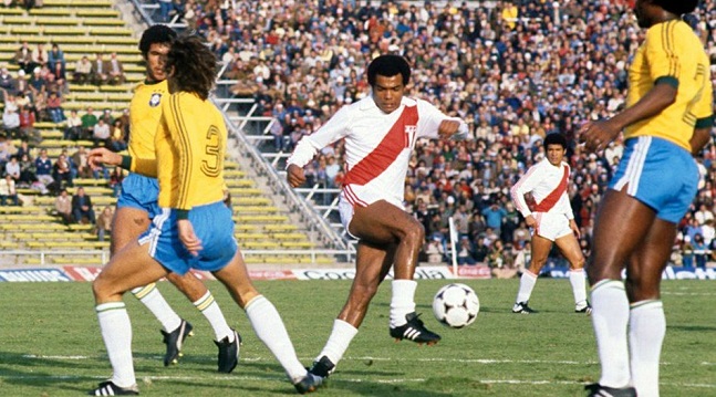 A Teófilo Cubillas lo llamaban “El Nene” y todavía para muchos es el mejor futbolista peruano de todos los tiempos