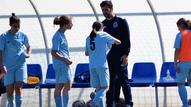 Campamento de fútbol femenino en Navidad