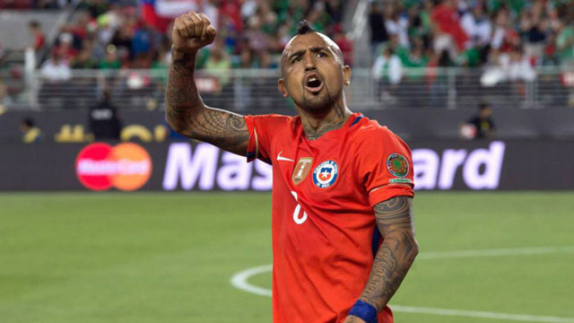 “El Rey” Arturo es el futbolista chileno más premiado de todos los tiempos.
