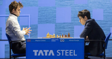 Carlen atrapó en red de mate a Firouzja en inicio del «Wimbledon del ajedrez» En la primera ronda del Wijk aan Zee, Magnus Carlsen venció a Alireza Firouzja. Foto: Tomada del sitio oficial del evento.