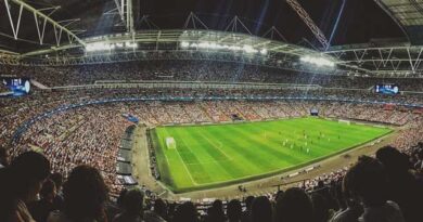 Casino online: los futbolistas amantes de este hobby Los futbolistas no piensan solamente en fútbol, tienen otros hobbies en los que pasan mucho tiempo y uno de los más comunes es el de los casinos