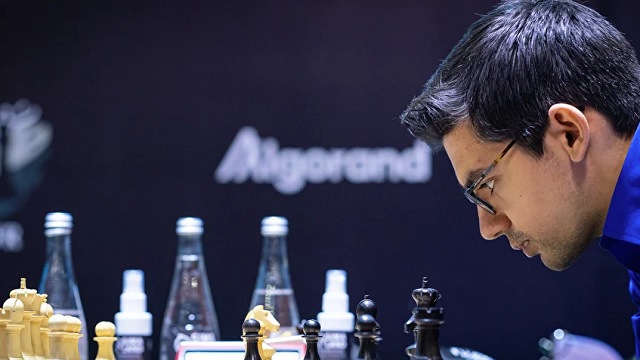 El holandés Anish Giri llegó inspirado a Yekaterimburgo. Foto tomada del sitio oficial del evento.