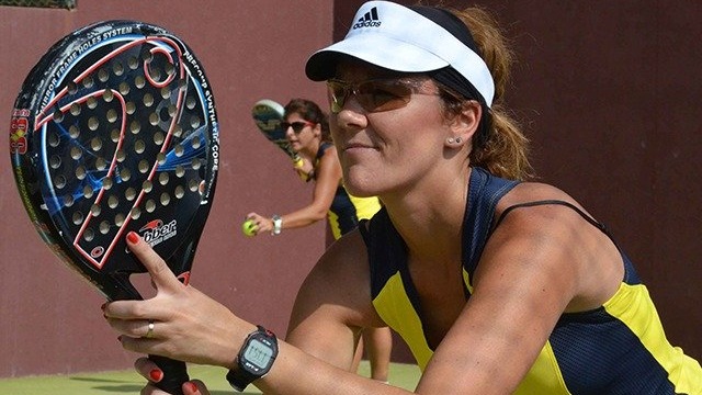 Las gafas deportivas se utilizan en diferentes deportes, como el pádel