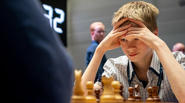 Volodar Murzin, un genio de 14 años que asombra en la Copa Mundial de ajedrez