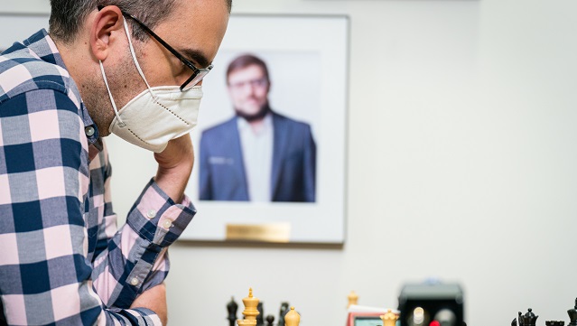 El Gran Maestro Leinier Domínguez jugó una de sus partidas clásicas más brillantes en su carrera para vencer, en 33 movimientos, al francés Maxime Vachier-Lagrave, en la cuarta ronda de la Copa Sinquefield, en San Luis.