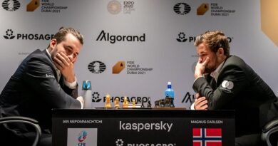Después de tres partidas, el match por el título mundial de ajedrez entre Carlsen y Nepo está igualado a 1.5 puntos. Foto: Sitio oficial del match