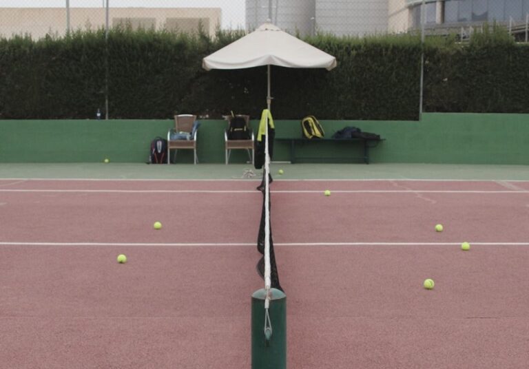 Alquiler de pistas de tenis, solución ideal para disfrutar de un deporte emocionante Alquiler de pistas de tenis, solución ideal para disfrutar de un deporte emocionante