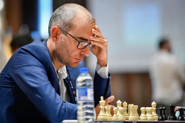 El GM Leinier Domínguez logró incluirse en octavos de final de la Copa Mundial de ajedrez en Bakú