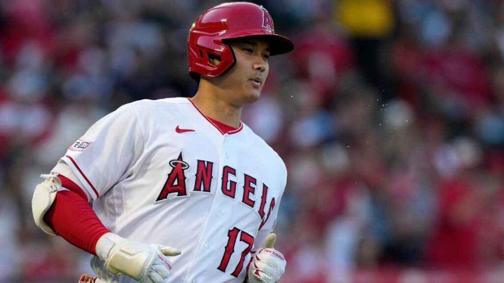 Shohei Ohtani acaba de firmar el mayor contrato en la historia del deporte. Los Dodgers le dieron 700 millones de dólares, por los próximos 10 años