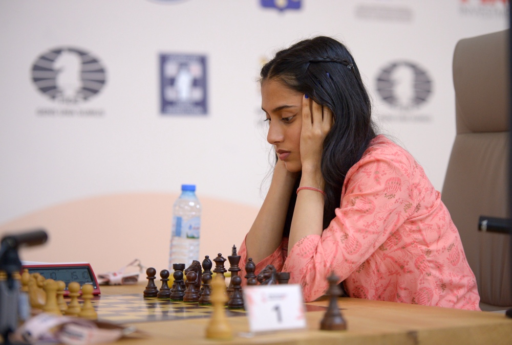 La ajedrecista india Divya Deshmukh ganó la Copa Mundial Femenina de la FIDE 2025, celebrada en Batumi, tras vencer a su compatriota Koneru Humpy