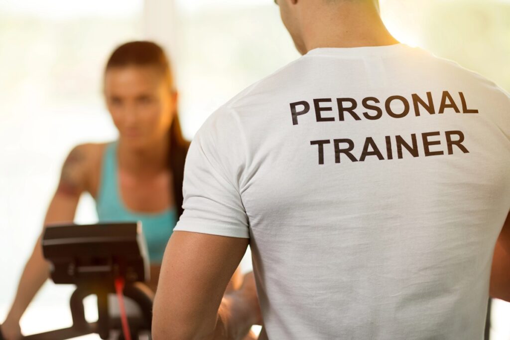 Descubre cómo un entrenador personal en la Costa del Sol puede transformar tu bienestar. Sesiones a domicilio o en la playa, adaptadas a ti.