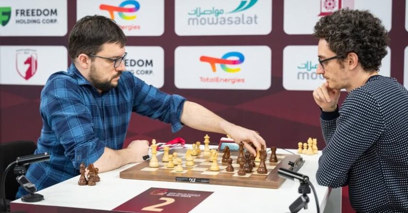 Magnus Carlsen golpea una mesa…y no está en Top 10 del Mundial blitz en Doha