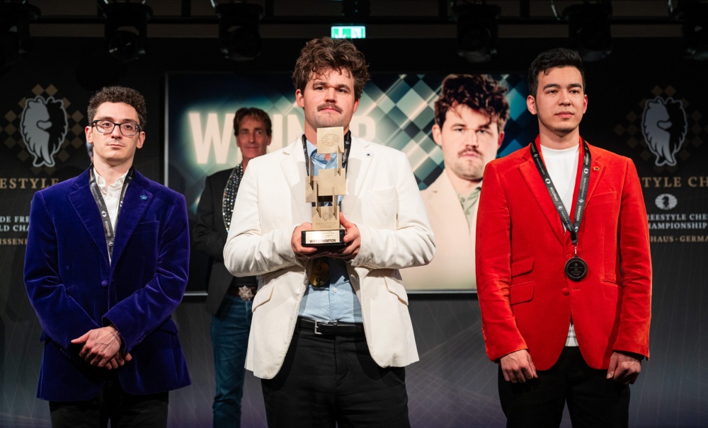Magnus Carlsen conquista el Campeonato Mundial de Freestyle de la FIDE 2026 y suma su título mundial número 21 tras vencer a Fabiano Caruana en una final dramática