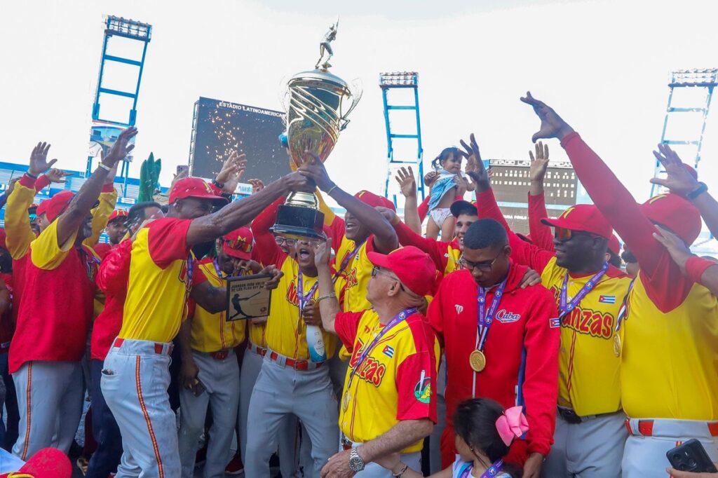 Matanzas conquista la 64 Serie Nacional tras barrer a Las Tunas en una final jugada en terreno neutral. Análisis del título de los Cocodrilos en un torneo marcado por crisis logística, juegos confiscados y el deterioro estructural del béisbol cubano