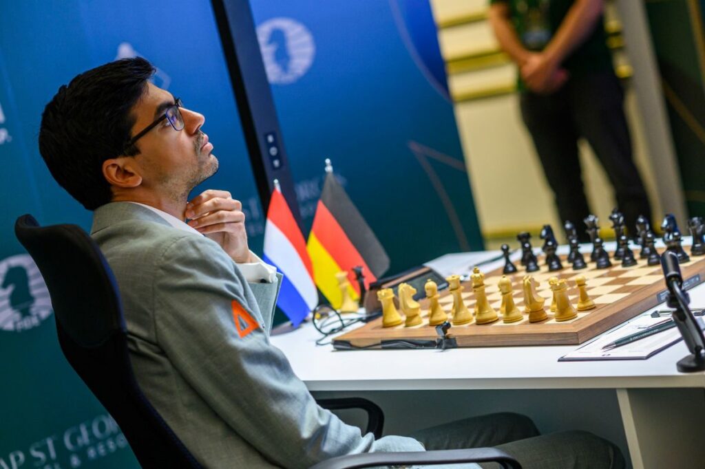 En la séptima ronda del Torneo de Candidatos 2026, Javokhir Sindarov firmó tablas ante Anish Giri y alcanzó la mitad del torneo con 5.5 puntos, una diferencia de 1.5 sobre su más cercano perseguidor, Fabiano Caruana.