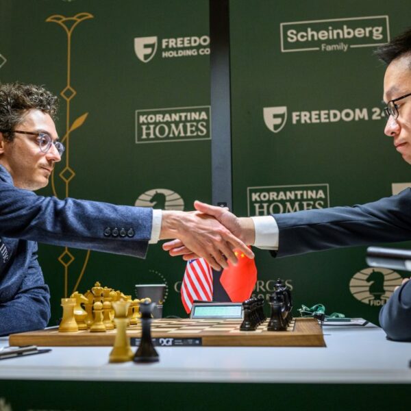 Torneo Candidatos 2026: Wei Yi se derrumba ante Caruana (III)