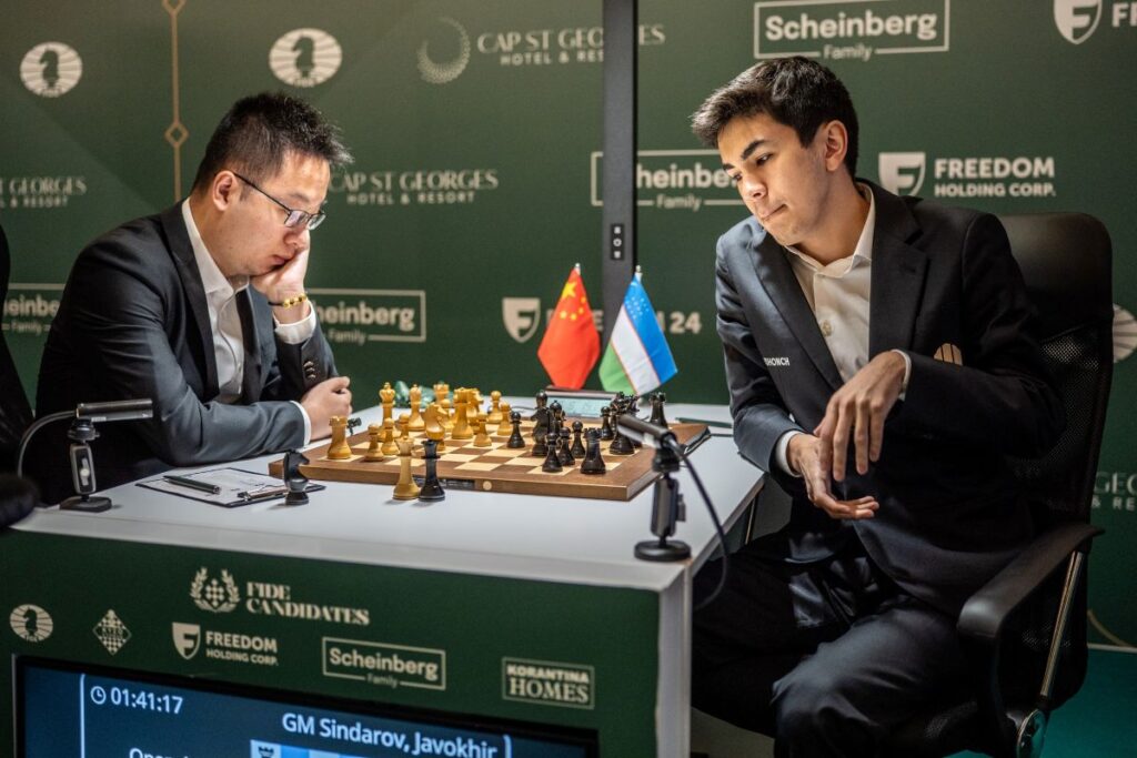 Javokhir Sindarov se mantiene como líder indiscutido del Torneo de Candidatos 2026 tras imponerse a Wei Yi y alcanzar 5.5 puntos de 6 posibles