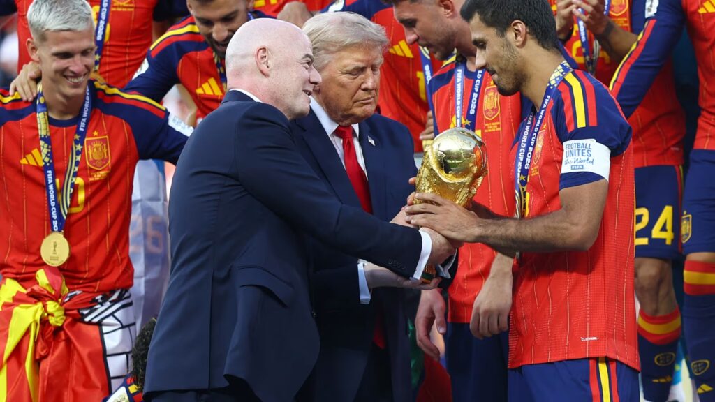 Infantino habla de modernización, desarrollo y democratización del fútbol. En la práctica, estamos ante el comienzo de una privatización progresiva de la Copa Mundial