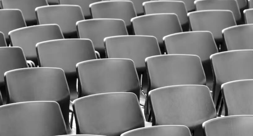 Butacas para auditorio y diseño del espacio