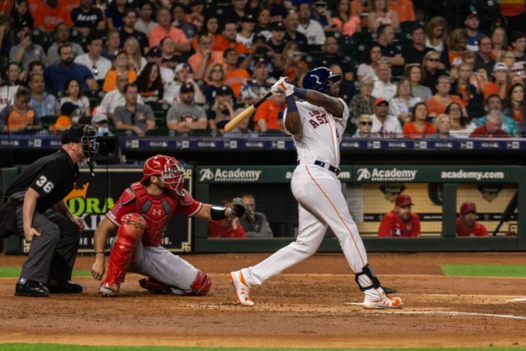 Yordan Álvarez, Miguel Vargas y Aroldis Chapman lideraron a los cubanos en Grandes Ligas en 2026. Estos fueron los cinco más destacados de la temporada