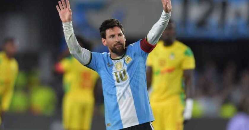 Messi y Cristiano, dos despedidas opuestas